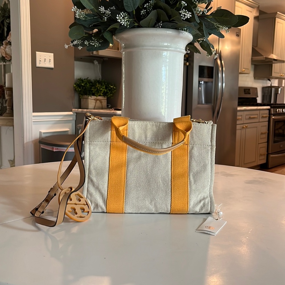 Tory burch canbas tote